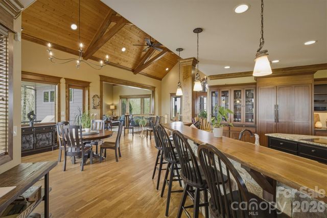 1638 Johns Ridge Parkway 144, Lenoir, NC 28645