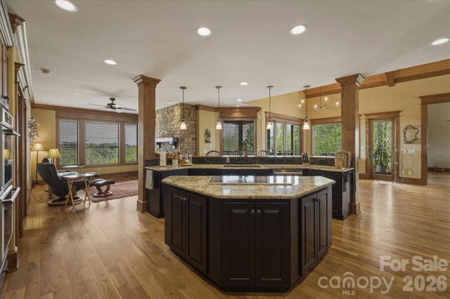 1638 Johns Ridge Parkway 144, Lenoir, NC 28645