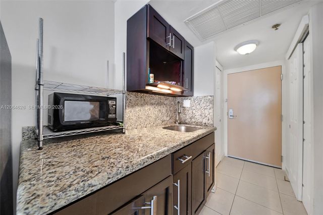 19201 Collins Avenue 1117, Sunny Isles Beach, FL 33160