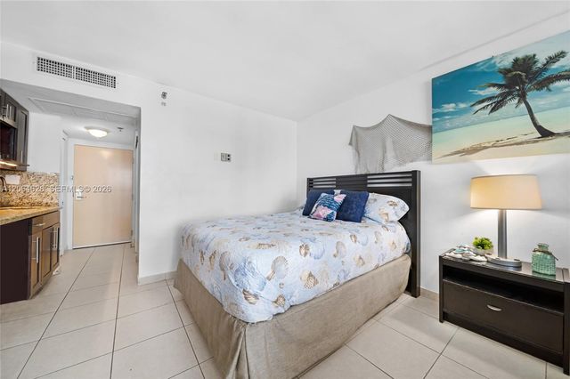 19201 Collins Avenue 1117, Sunny Isles Beach, FL 33160