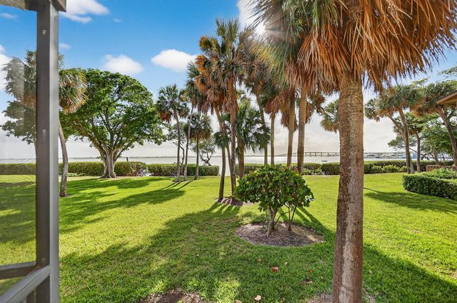 218 NE Edgewater Drive, Hutchinson Island, FL 34996