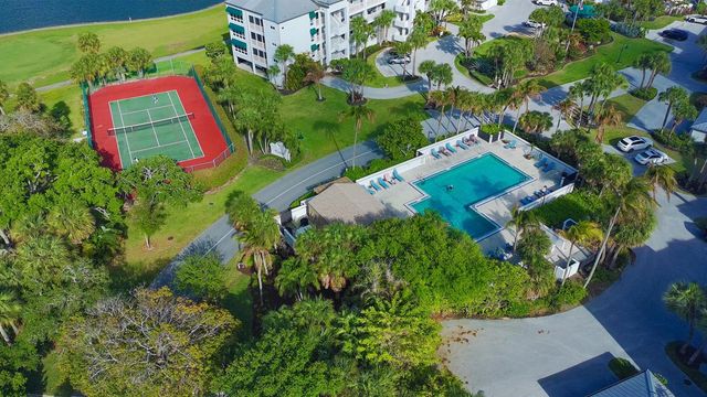 218 NE Edgewater Drive, Hutchinson Island, FL 34996