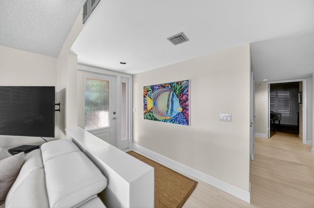 218 NE Edgewater Drive, Hutchinson Island, FL 34996