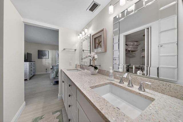 218 NE Edgewater Drive, Hutchinson Island, FL 34996
