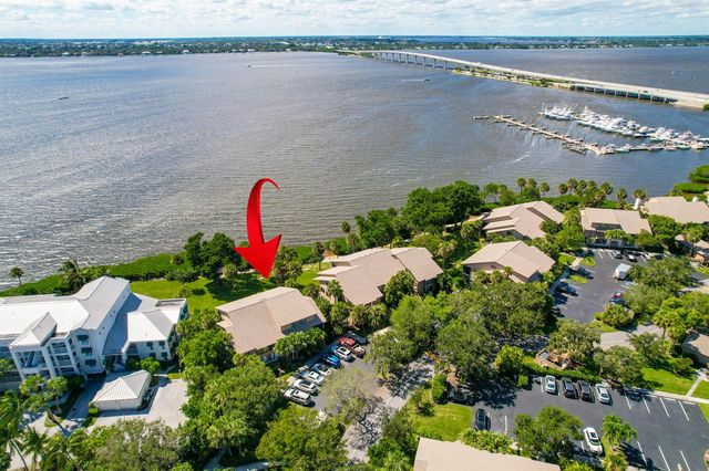 218 NE Edgewater Drive, Hutchinson Island, FL 34996