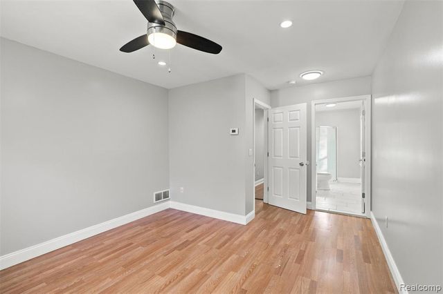 8781 Albany Street, Oak Park, MI 48237