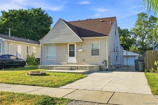 8781 Albany Street, Oak Park, MI 48237