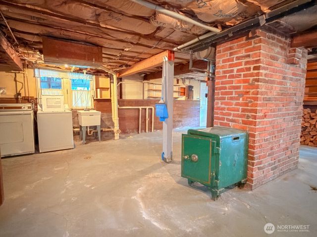 612 S 160th Street, Burien, WA 98148