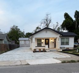 2427 W Southcross Blvd # 1, San Antonio, TX 78211