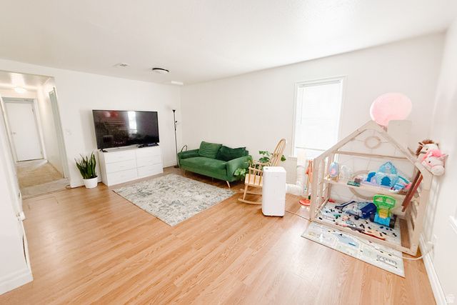 311 W CENTER ST, Springville, UT 84663