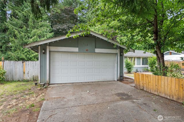5709 20th Avenue SE, Lacey, WA 98503