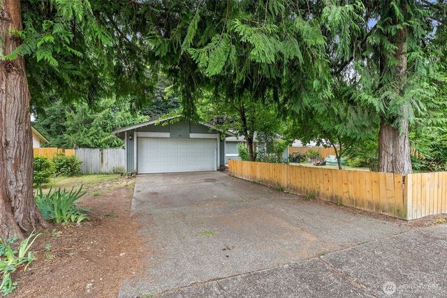 5709 20th Avenue SE, Lacey, WA 98503