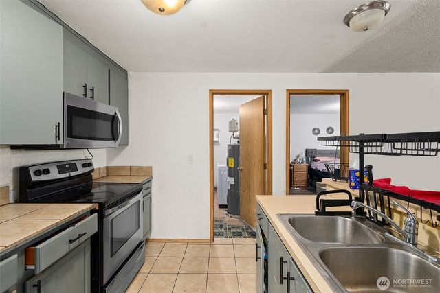 5709 20th Avenue SE, Lacey, WA 98503