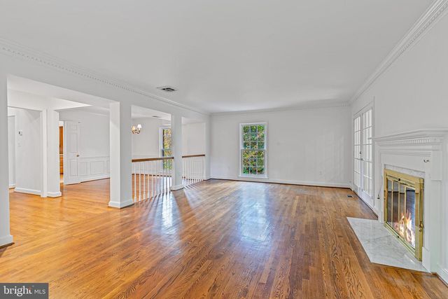 2424 S QUEEN ST, Arlington, VA 22202