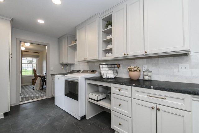 15025 Westover ROAD, Elm Grove, WI 53122