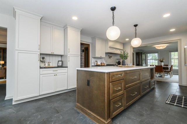 15025 Westover ROAD, Elm Grove, WI 53122