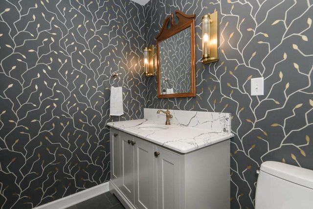 15025 Westover ROAD, Elm Grove, WI 53122