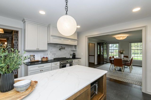 15025 Westover ROAD, Elm Grove, WI 53122