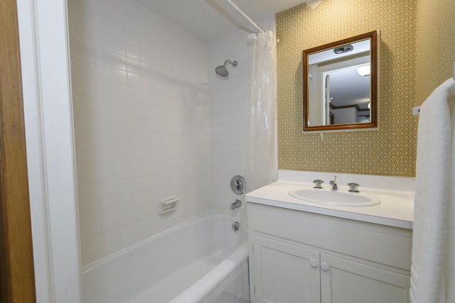 15025 Westover ROAD, Elm Grove, WI 53122