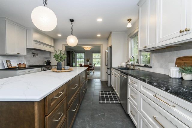 15025 Westover ROAD, Elm Grove, WI 53122