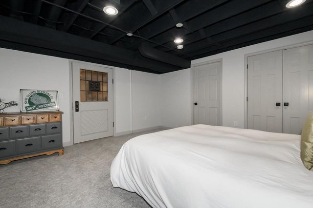 15025 Westover ROAD, Elm Grove, WI 53122