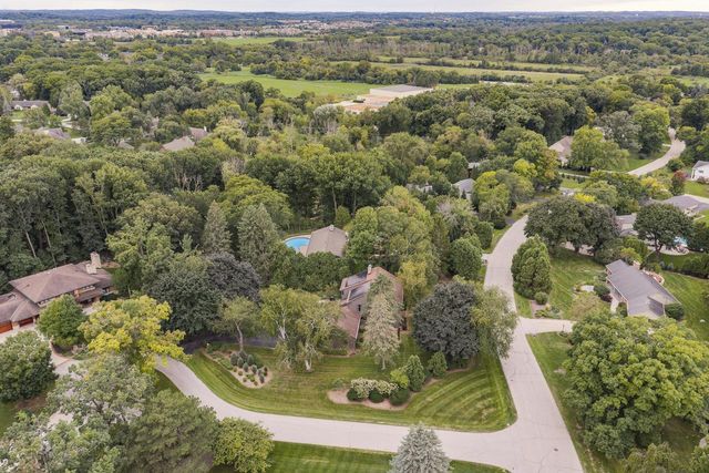 15025 Westover ROAD, Elm Grove, WI 53122