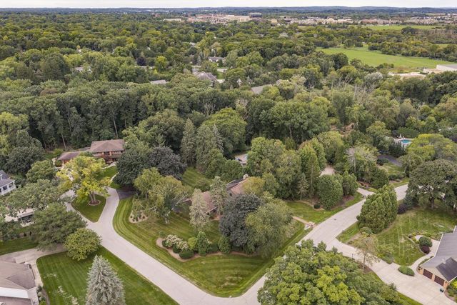 15025 Westover ROAD, Elm Grove, WI 53122