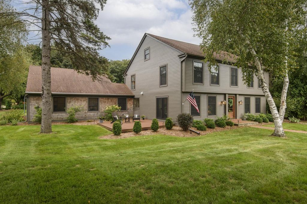 15025 Westover ROAD, Elm Grove, WI 53122