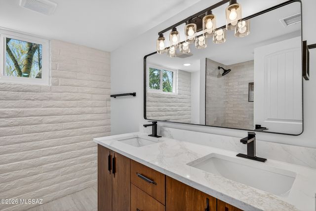 6240 N Camino Pimeria Alta, Tucson, AZ 85718
