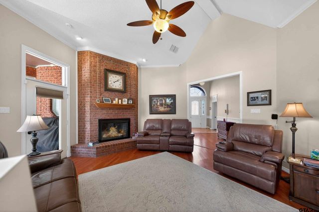 509 W Main St, Whitehouse, TX 75791