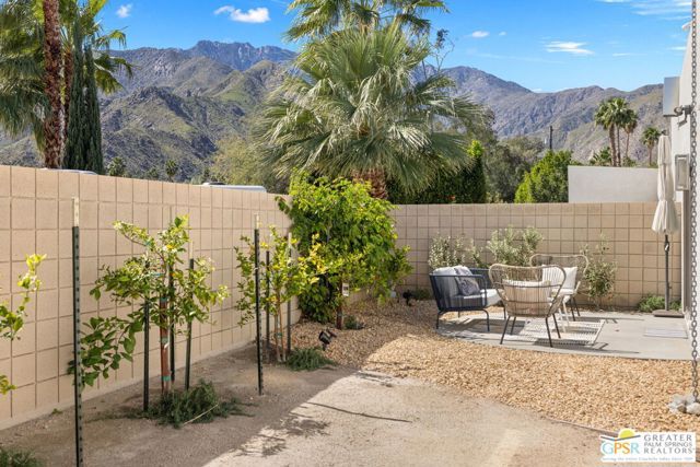 2470 N Cardillo Avenue, Palm Springs, CA 92262
