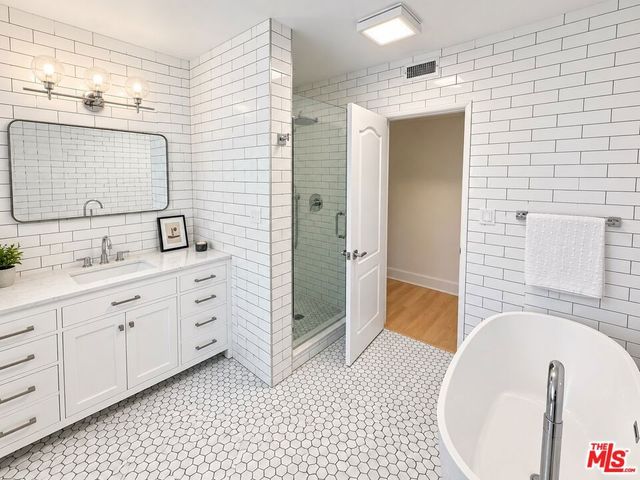 3500 Wrightwood Drive, Los Angeles, CA 91604