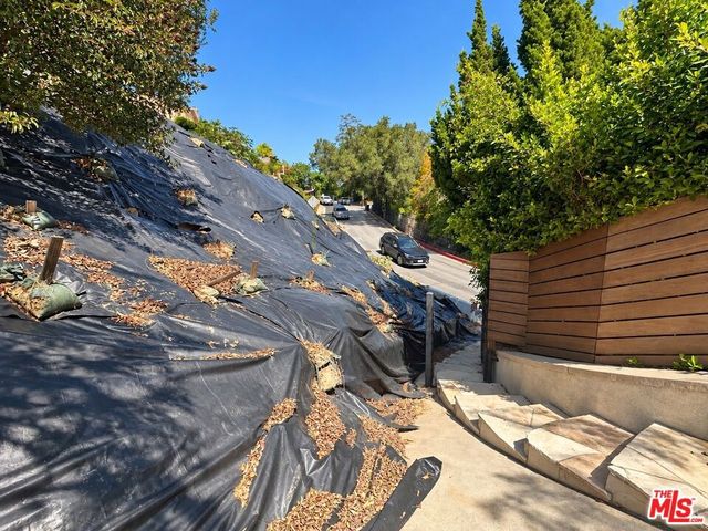 3500 Wrightwood Drive, Los Angeles, CA 91604