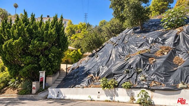 3500 Wrightwood Drive, Los Angeles, CA 91604