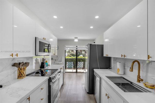1201 S Ocean Drive 110S, Hollywood, FL 33019