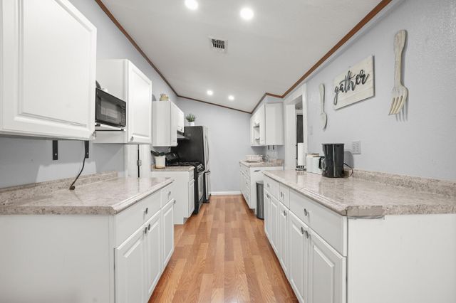 1908 Holly ST, Austin, TX 78702