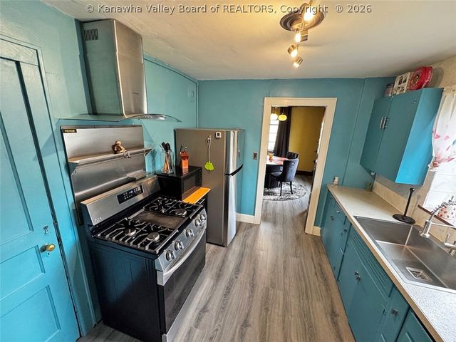 726 Amity Drive, Charleston, WV 25302