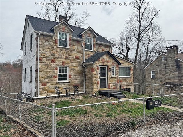 726 Amity Drive, Charleston, WV 25302