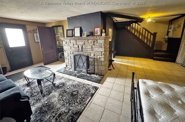 726 Amity Drive, Charleston, WV 25302