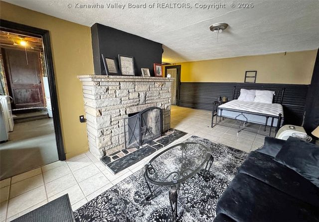 726 Amity Drive, Charleston, WV 25302