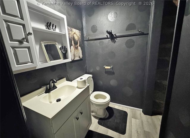 726 Amity Drive, Charleston, WV 25302