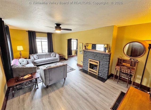 726 Amity Drive, Charleston, WV 25302