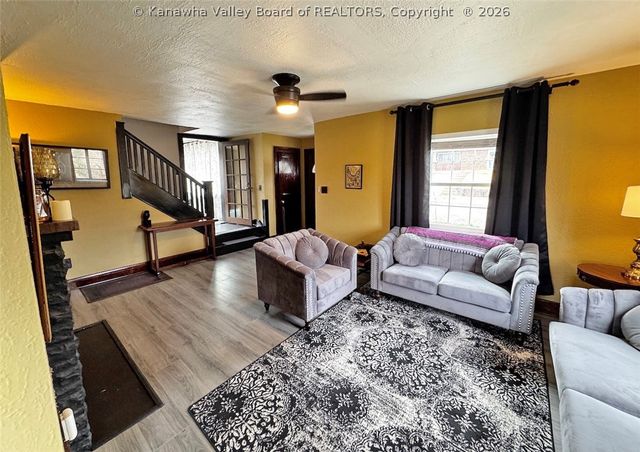 726 Amity Drive, Charleston, WV 25302