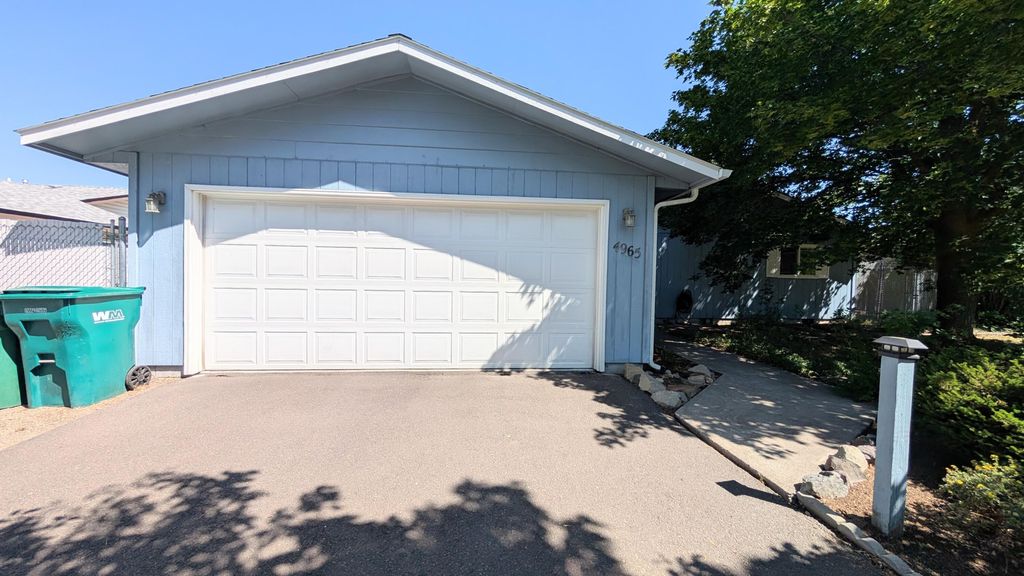 4965 Laurelwood Drive, Klamath Falls, OR 97603