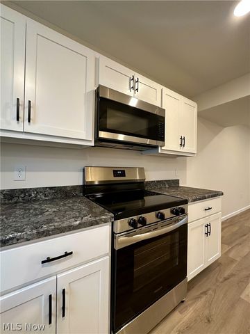 1587 Drexel Avenue NW, Warren, OH 44485