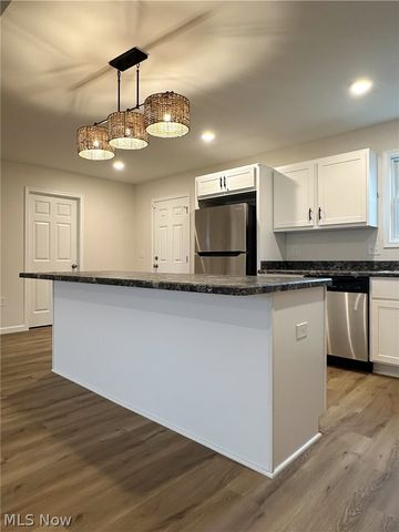 1587 Drexel Avenue NW, Warren, OH 44485