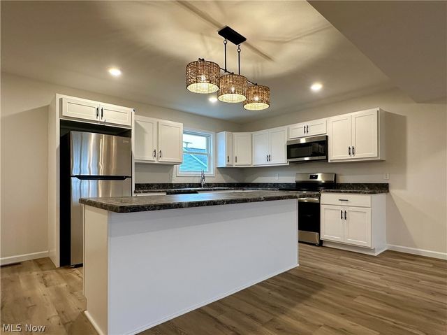 1587 Drexel Avenue NW, Warren, OH 44485