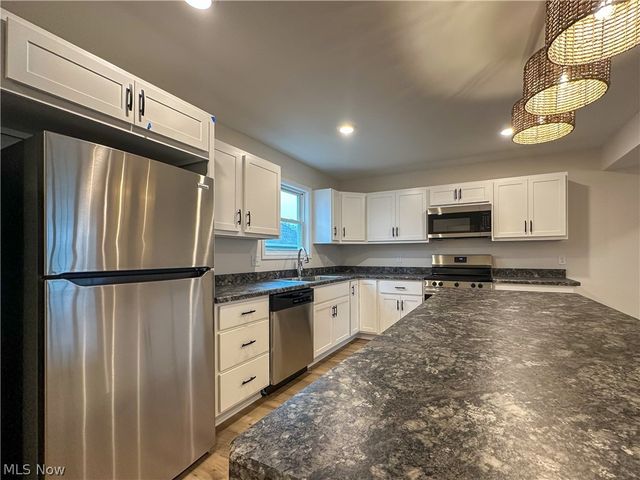 1587 Drexel Avenue NW, Warren, OH 44485