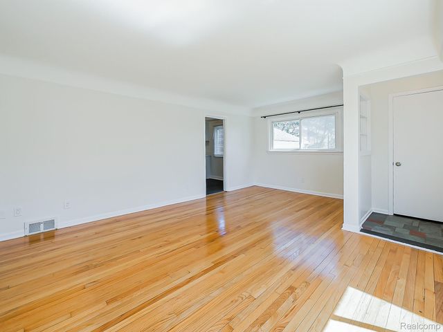 8701 Brookville Road, Salem Township, MI 48170