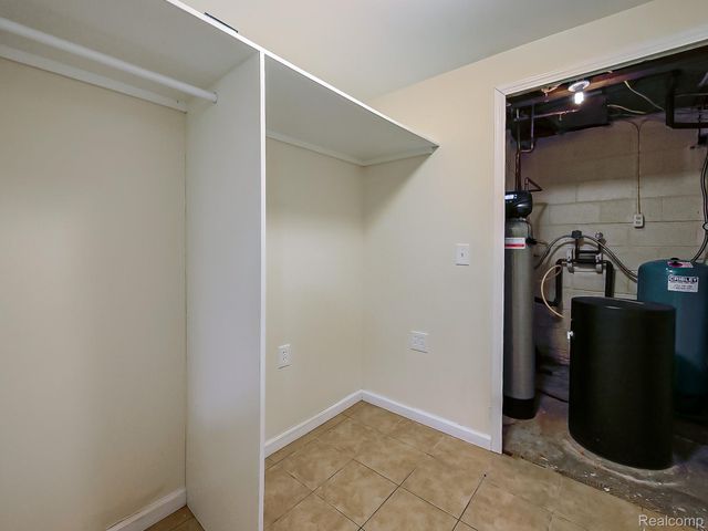 8701 Brookville Road, Salem Township, MI 48170